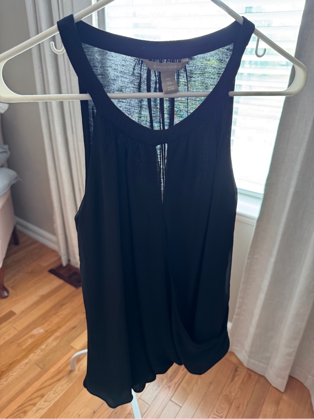 Banana Republic Black Sleeveless Keyhole Camisole